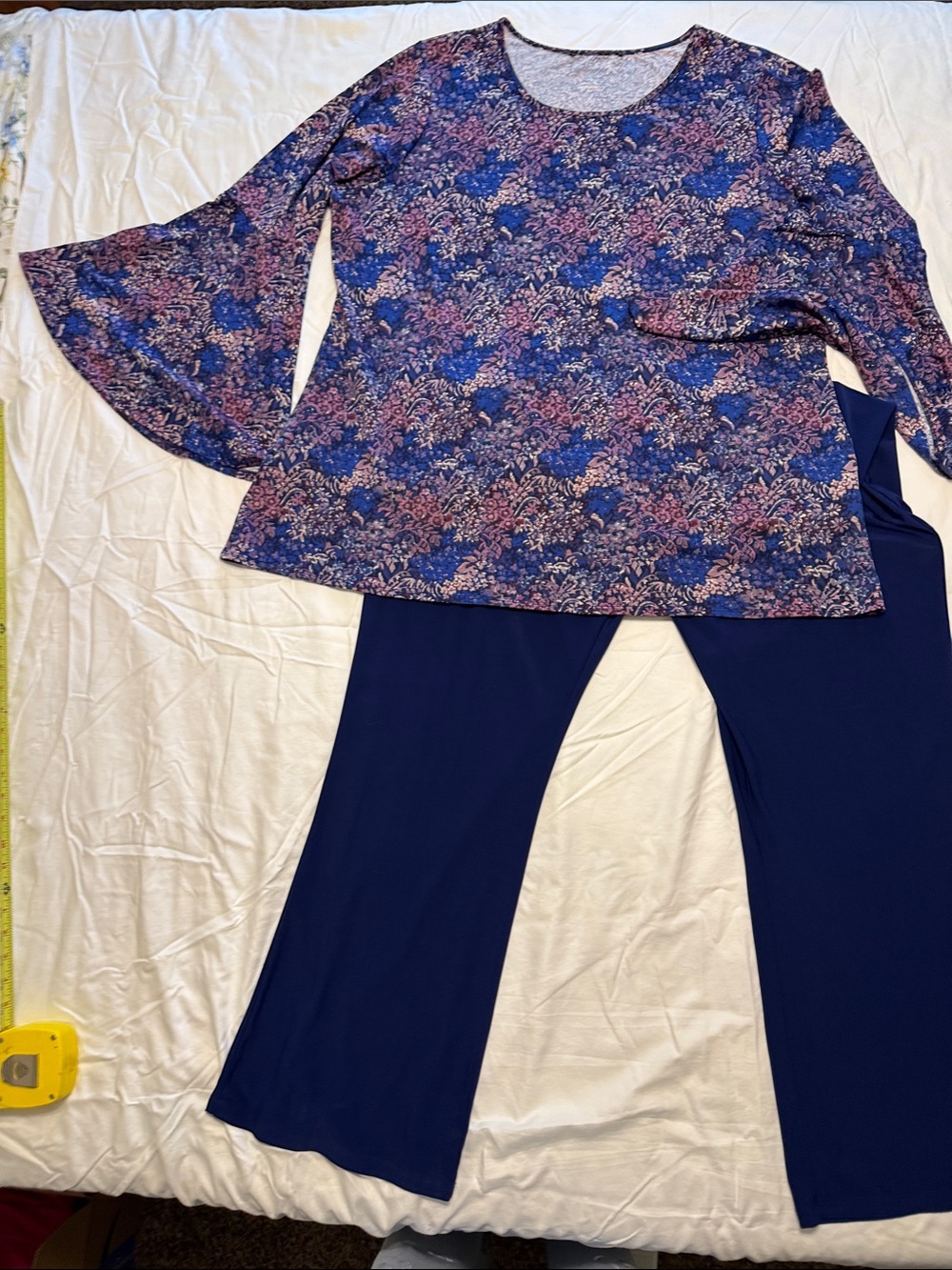 2 piece Antthony Navy Floral Bell-Sleeve Top with Navy Wide-Leg Pants